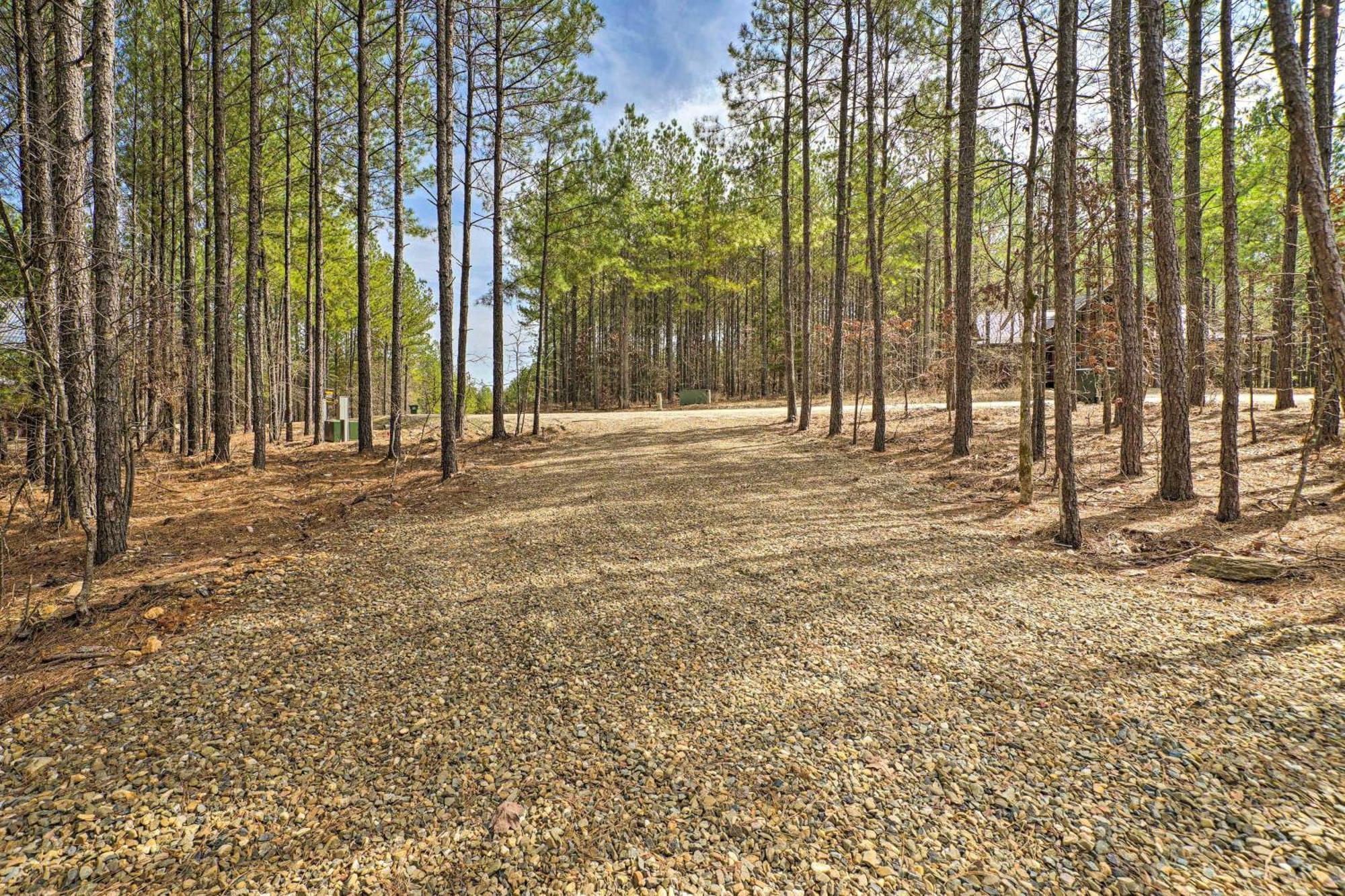 Sutton Ridge Cabin Rental Hot Tub And Swing Set! Broken Bow Bagian luar foto